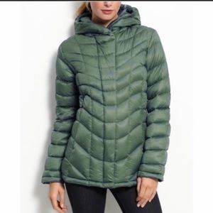 Patagonia Women’s Moss Green Down Jacket🥑